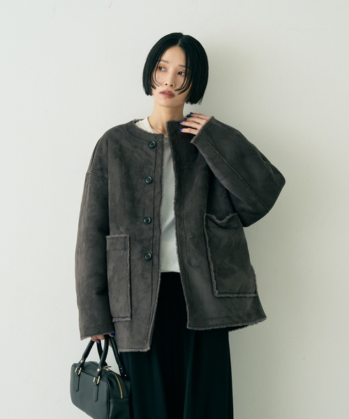 Rouge vif Anna(ルージュヴィフアンナ)の「【2サイズ展開】2WAYスウェードリバーシブルボアコート/ノーカラーコート(ノーカラーコート・レディース・モカ/チャコールグレー・36/38)」の9枚目の写真