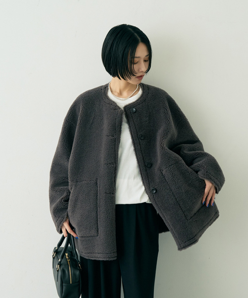 Rouge vif Anna(ルージュヴィフアンナ)の「【2サイズ展開】2WAYスウェードリバーシブルボアコート/ノーカラーコート(ノーカラーコート・レディース・モカ/チャコールグレー・36/38)」の12枚目の写真