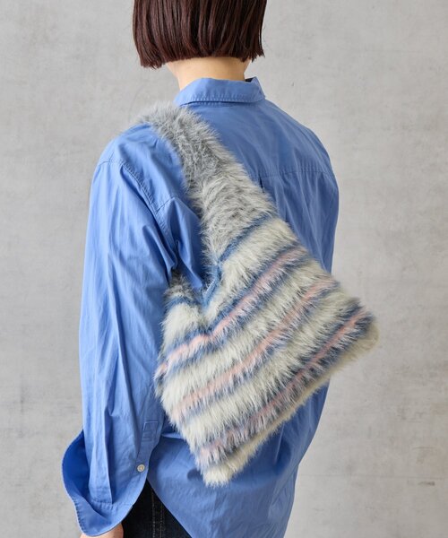 BIRTHDAY BAR（バースデイバー）の「【cache cache カシュカシュ】マルチボーダーファートート（トートバッグ・レディース・ブラック/ブルー/グレー・0）」の6枚目の写真