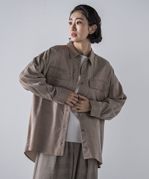 la.f…(ラエフ)の「【biyori】モダールデニムシャツ≪洗濯機で洗える≫(シャツ/ブラウス・レディース・ライトグレー/ブラウン・9号)」の2枚目の写真