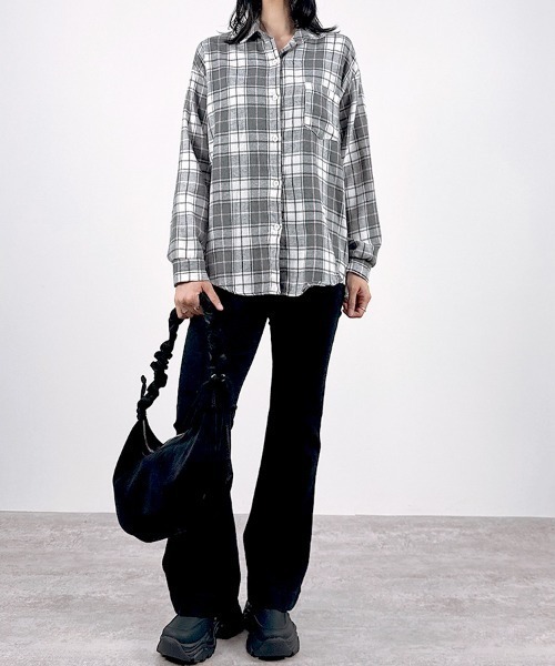 CLOTHY(クロシィ)の「【ほどよいゆとりでさらっと羽織れる薄手素材】起毛チェックシャツ(シャツ/ブラウス・レディース・グレー/ピンク・FREE)」の11枚目の写真
