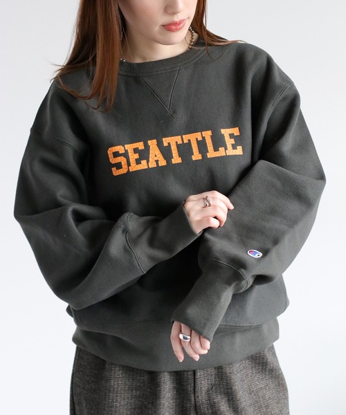 Champion】裏起毛リバースウィーブクルーネックプリントスウェット