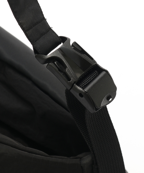 WISM(ウィズム)の「Dan Gee / ダン ジー MESSENGER BAG(メッセンジャーバッグ・メンズ・ブラック・FREE)」の9枚目の写真