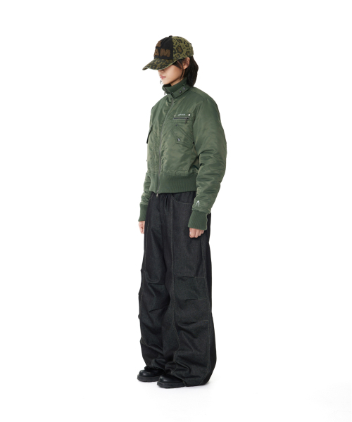AAKAM(アーカム)の「Knee Pin-tuck Printed Denim Pants (Black)(デニムパンツ・レディース・その他・1/2)」の9枚目の写真