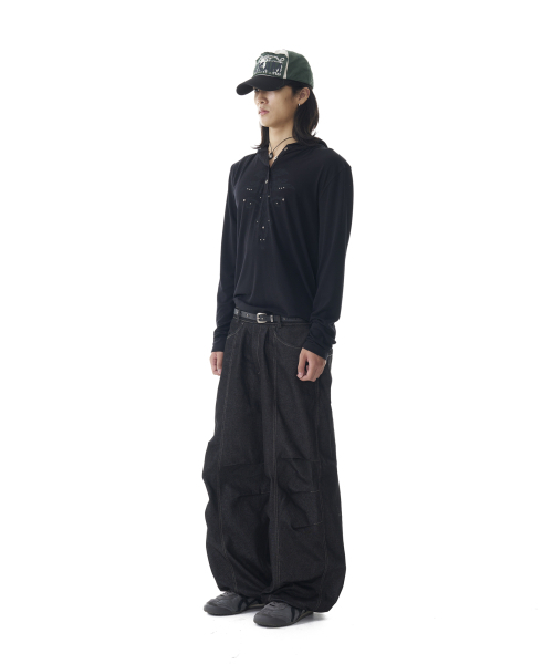 AAKAM(アーカム)の「Knee Pin-tuck Printed Denim Pants (Black)(デニムパンツ・レディース・その他・1/2)」の12枚目の写真