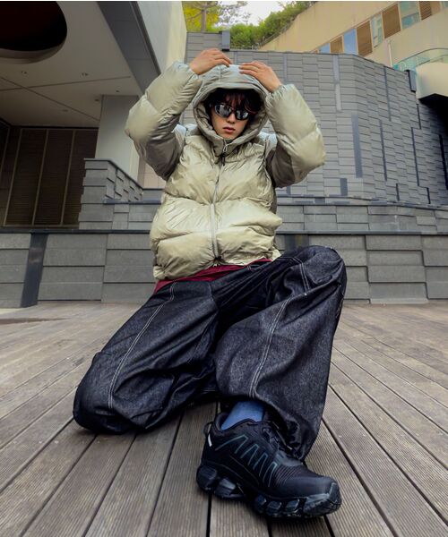 セール】Knee Pin-tuck Printed Denim Pants (Black)（デニムパンツ