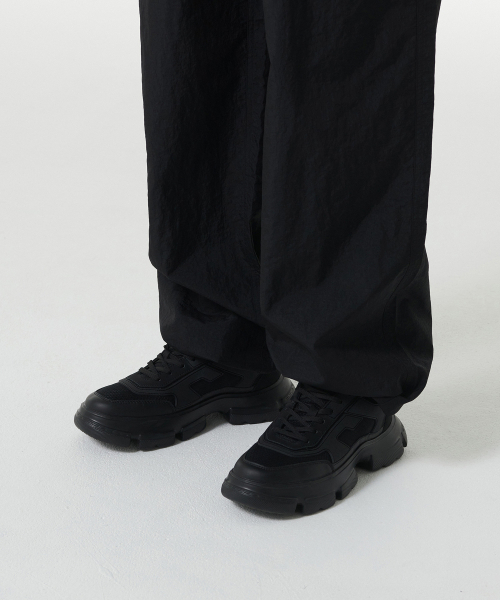 MUSINSA STANDARD WOMAN（ムシンサスタンダードウーマン）の「ウィメンズナイロンワイドストリングパンツ[ブラック]（その他パンツ・レディース・その他・30/24/26/28）」の8枚目の写真
