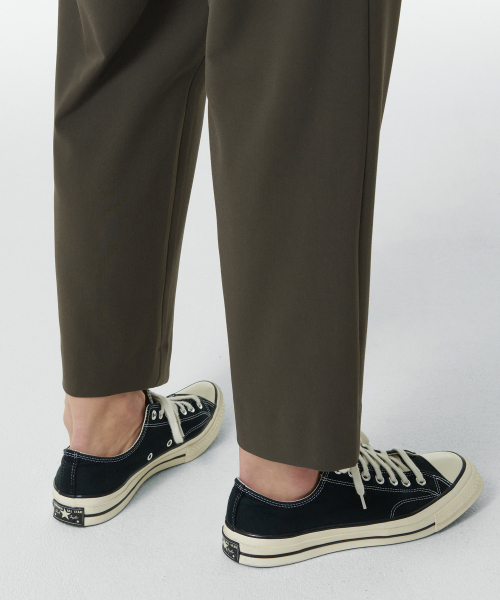 MUSINSA STANDARD（ムシンサスタンダード）の「ワイドイージーバンドクロップドスラックス[ダスティカーキ]（スラックス・メンズ・その他・30/26/28）」の6枚目の写真