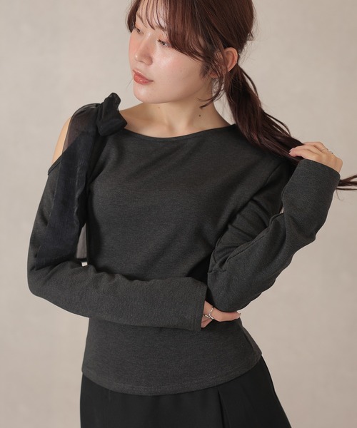 Lace Ladies(レースレディース)の「コットン混 シフォン 肩リボン オープンショルダー トップス(Tシャツ/カットソー・レディース・ブラック/チャコールグレー/ホワイト/ブラウン・FREE)」の1枚目の写真