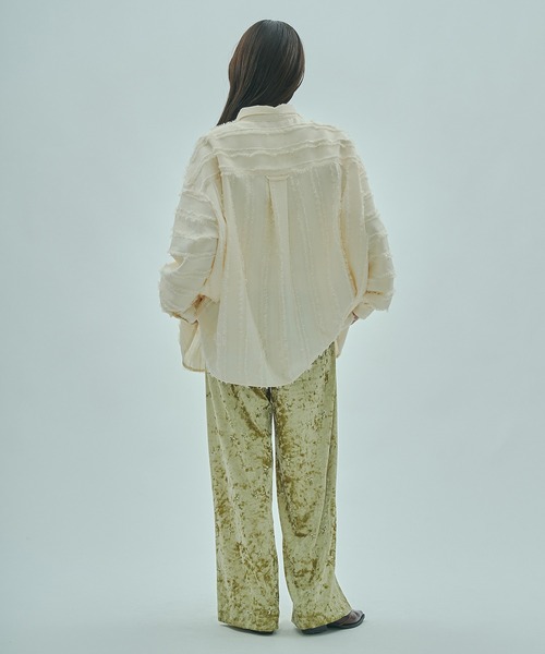 ROSE BUD（ローズバッド）の「(GENE HEAVENS)FRINGE DOBBY BIG SHIRT（シャツ/ブラウス・レディース・オフホワイト/ブラック/バーガンディー・ONE SIZE）」の9枚目の写真