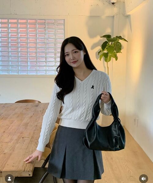 Rest&Recreation(レストアンドレクリエーション)の「CABLE V-NECK KNIT TOP - IVORY(ニット/セーター・レディース・その他・ONE)」の6枚目の写真