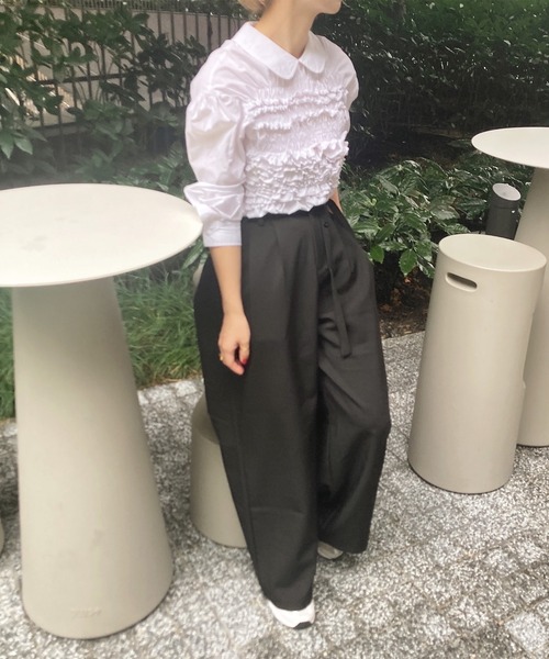 ISOOK（アイスー）の「リボンベルト付きワイドスラックス(comochi select) / ハイウエスト タック ワイドパンツ オフィスカジュアル フルレングス 無地 ブラック 黒（スラックス・レディース・ブラック・FREE）」の4枚目の写真