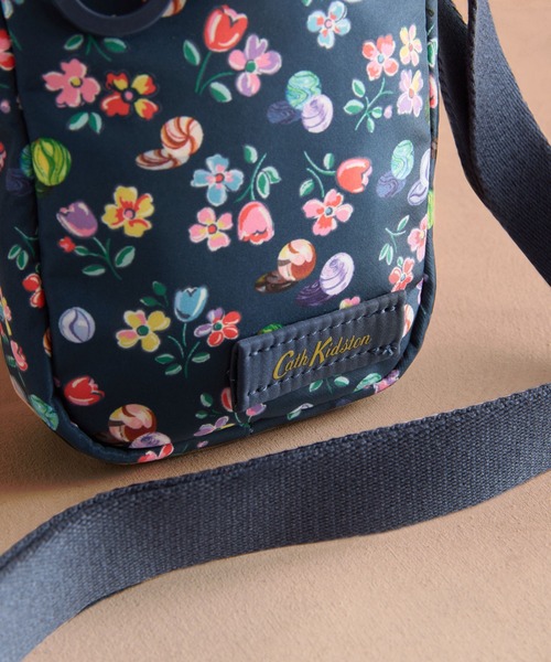 Cath Kidston(キャスキッドソン)の「フォンクロスボディ バッグMarble Ditsy(ショルダーバッグ・レディース・その他・FREE)」の5枚目の写真