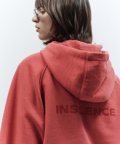 INSILENCE WOMEN（インサイレンスウーマン）の「スノーウォッシュドクロップフードパーカー WASHED RED（パーカー・レディース・その他・SMALL）」の2枚目の写真