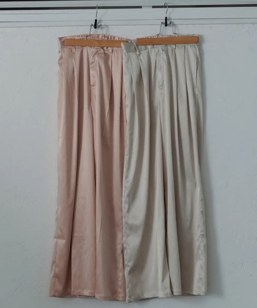merrylatte(メリーラテ)の「satin tuck pants(その他パンツ・レディース・アイボリー/ピンク・FREE)」の4枚目の写真