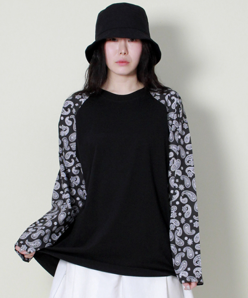 DEMARC(ドゥマーク)の「ペイズリー ルーズフィット 長袖Tシャツ ブラック(Tシャツ/カットソー・レディース・その他・MEDIUM/LARGE)」の3枚目の写真