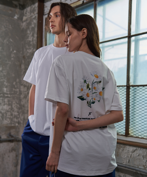 GALEX(ギャレックス)の「デイジーアートワークショートスリーブホワイト GA5625 WH(Tシャツ/カットソー・メンズ・その他・SMALL/MEDIUM)」の1枚目の写真