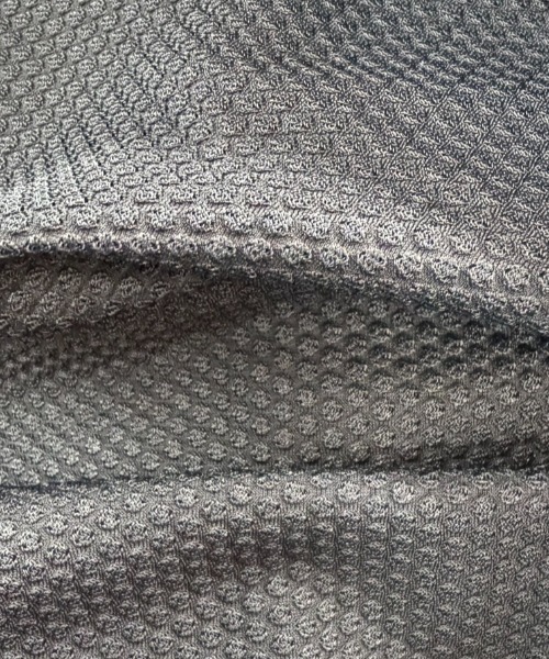 1 piu 1 uguale 3（ウノピゥウノウグァーレトレ）の「1 piu 1 uguale 3/ウノピゥウノウグァーレトレ/別注メッシュTシャツ（Tシャツ/カットソー・メンズ・ブラック・4）」の3枚目の写真