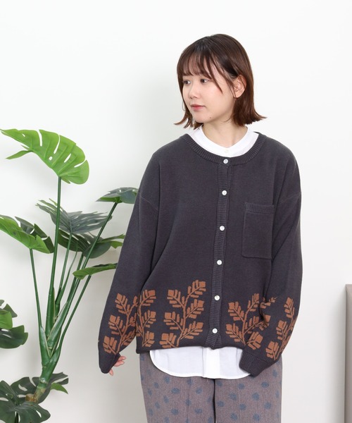 Emago（イマゴ）の「EMAGO 植物ｼﾞｬｶﾞｰﾄﾞｶｰﾃﾞ（カーディガン/ボレロ・レディース・ブルー/チャコールグレー/アイボリー・FREE）」の16枚目の写真