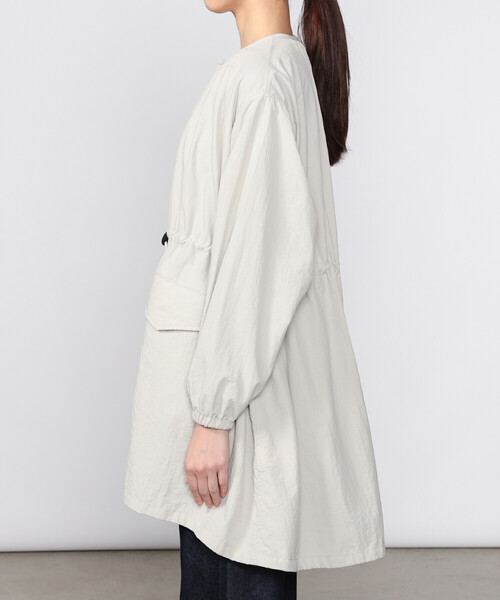 LE GLAZIK(ルグラジック)の「LE GLAZIK | ナイロン ノーカラーコート WOMEN(ノーカラーコート・レディース・ライトグレー/ベージュ/ブラック・36)」の16枚目の写真