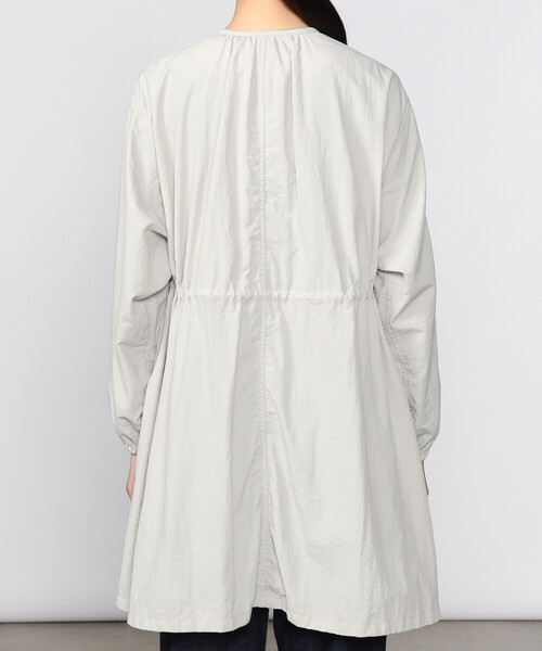 LE GLAZIK(ルグラジック)の「LE GLAZIK | ナイロン ノーカラーコート WOMEN(ノーカラーコート・レディース・ライトグレー/ベージュ/ブラック・36)」の17枚目の写真