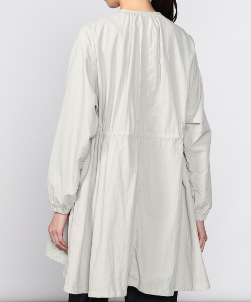 LE GLAZIK(ルグラジック)の「LE GLAZIK | ナイロン ノーカラーコート WOMEN(ノーカラーコート・レディース・ライトグレー/ベージュ/ブラック・36)」の19枚目の写真
