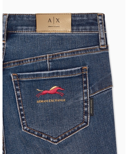 ARMANI EXCHANGE（アルマーニエクスチェンジ）の「【A|X アルマーニ エクスチェンジ】＜ZOZO限定＞＜CHINESE NEW YEAR CAPSULE＞ブルーウォッシュデニムパンツ_J69 SUPER SKINNY LIFT-UP（デニムパンツ・レディース・インディゴブルー・26inch/27inch/25inch/24inch/28inch）」の3枚目の写真
