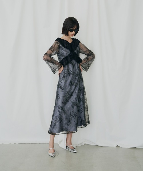 ANDRESD(アンドレスド)の「クロスレースフラワードレス / cross lace flower dress(ドレス・レディース・グレー/モカ/ベージュ・L/M/S)」の11枚目の写真