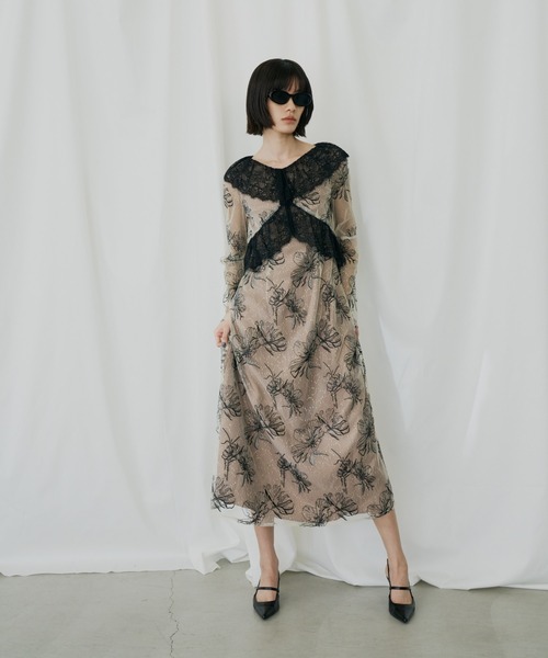 ANDRESD(アンドレスド)の「クロスレースフラワードレス / cross lace flower dress(ドレス・レディース・グレー/モカ/ベージュ・L/M/S)」の22枚目の写真