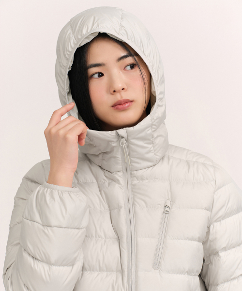MUSINSA STANDARD WOMAN（ムシンサスタンダードウーマン）の「[シティレジャー] ウィメンズ フードパーカ ライトダウンジャケット [ストーンホワイト]（ダウンジャケット/コート・レディース・その他・LARGE/X-LARGE/SMALL/X-SMALL/MEDIUM）」の5枚目の写真