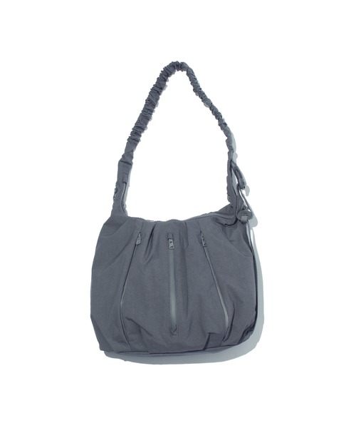 F/CE. (エフシーイー)の「F/CE. SCULPT BALLOON POUCH KONBUR / エフシーイー スカルプト バルーン ポーチ コンブ(ボディバッグ/ウエストポーチ・メンズ・グレー/ブラック/ピンク・FREE)」の3枚目の写真
