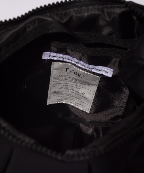 F/CE. (エフシーイー)の「F/CE. SCULPT BALLOON POUCH KONBUR / エフシーイー スカルプト バルーン ポーチ コンブ(ボディバッグ/ウエストポーチ・メンズ・グレー/ブラック/ピンク・FREE)」の10枚目の写真
