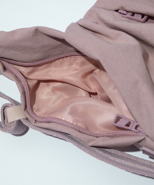 F/CE. (エフシーイー)の「F/CE. SCULPT BALLOON POUCH KONBUR / エフシーイー スカルプト バルーン ポーチ コンブ(ボディバッグ/ウエストポーチ・メンズ・グレー/ブラック/ピンク・FREE)」の17枚目の写真