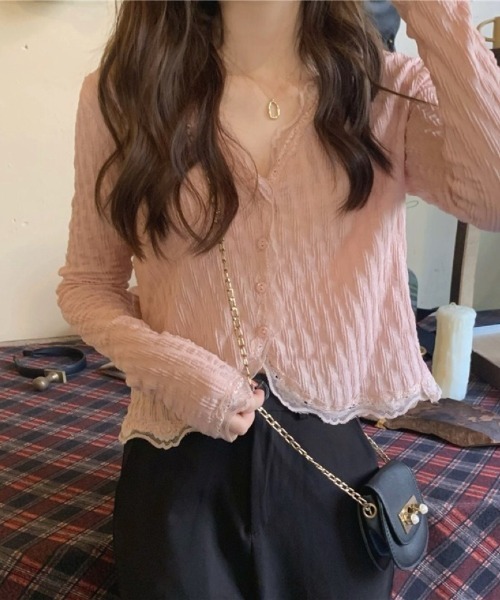 Ritzy(リッツィー)の「V ネックデザイン レースフリル ショート丈カーディガン(カーディガン/ボレロ・レディース・ベージュ/ピンク・M/S/L)」の2枚目の写真