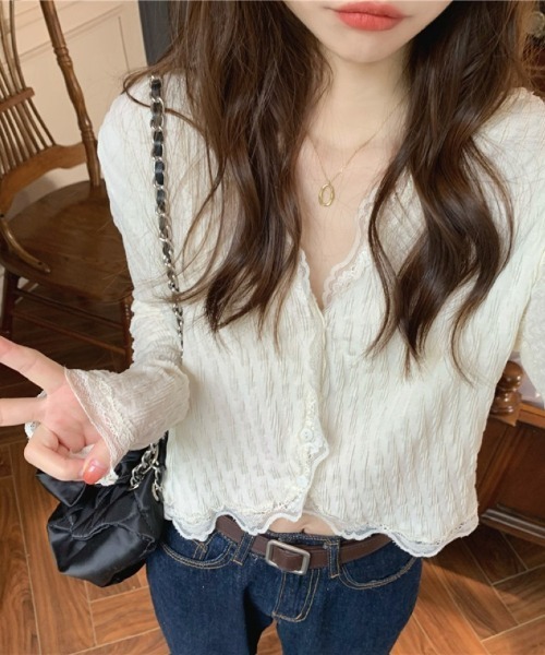 Ritzy(リッツィー)の「V ネックデザイン レースフリル ショート丈カーディガン(カーディガン/ボレロ・レディース・ベージュ/ピンク・M/S/L)」の9枚目の写真