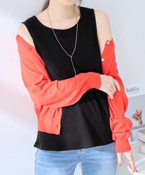 alotta（アロッタ）の「＜インナーの肩紐隠せる！ストラップ付き＞リブタンクトップ（タンクトップ・レディース・ホワイト/ホワイト×ブラック/ブラック・M/LL/L）」の17枚目の写真