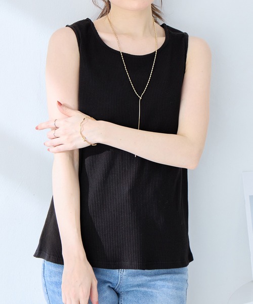 alotta（アロッタ）の「＜インナーの肩紐隠せる！ストラップ付き＞リブタンクトップ（タンクトップ・レディース・ホワイト/ホワイト×ブラック/ブラック・M/LL/L）」の20枚目の写真