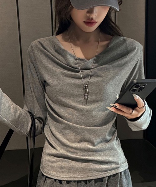 GLAMOROUS JANE(グラマラスジェーン)の「ドレープネック長袖トップス(Tシャツ/カットソー・レディース・グレー/ブラック/ホワイト・FREE)」の3枚目の写真