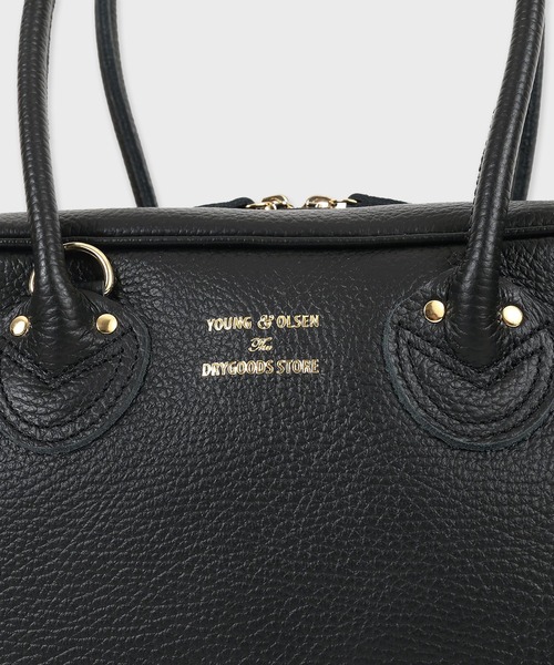 YOUNG&OLSEN The DRYGOODS STORE（ヤングアンドオルセン）の「YOUNG & OLSEN THE DRYGOODS STORE / EMBOSSED LEATHER STUDENT M（ハンドバッグ・レディース・ブラウン/ブラック・FREE）」の4枚目の写真