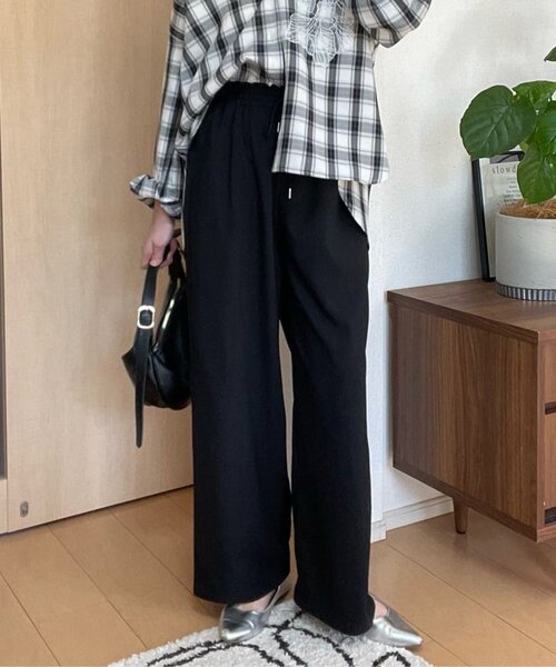 Remind me and forever(リマインドミーアンドフォーエバー)の「【らくちんな着心地】リラックスイージーワイドパンツ(その他パンツ・レディース・グレー/チャコールグレー/ブラック・FREE)」の4枚目の写真