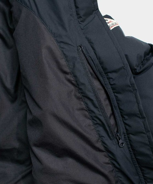 Pyrenex(ピレネックス)の「【PYRENEX】SPOUTNIC MINI RIPSTOP(ダウンジャケット/コート・メンズ・ブラック・M/L/XL)」の7枚目の写真