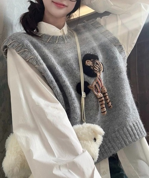 SHOUYO（ショウヨウ）の「ワンポイント刺繍 レイヤード風 ニットベスト（ベスト・レディース・ピンク/グレー・M）」の19枚目の写真