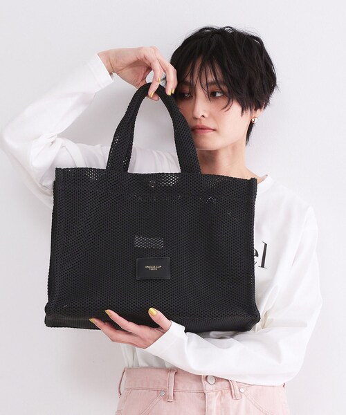 OPAQUE.CLIP(オペークドットクリップ)の「メッシュスクエアトートバッグ【2WAY/A4サイズ対応】(トートバッグ・レディース・アイボリー/ブラック・00)」の2枚目の写真