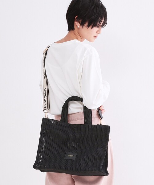 OPAQUE.CLIP(オペークドットクリップ)の「メッシュスクエアトートバッグ【2WAY/A4サイズ対応】(トートバッグ・レディース・アイボリー/ブラック・00)」の5枚目の写真