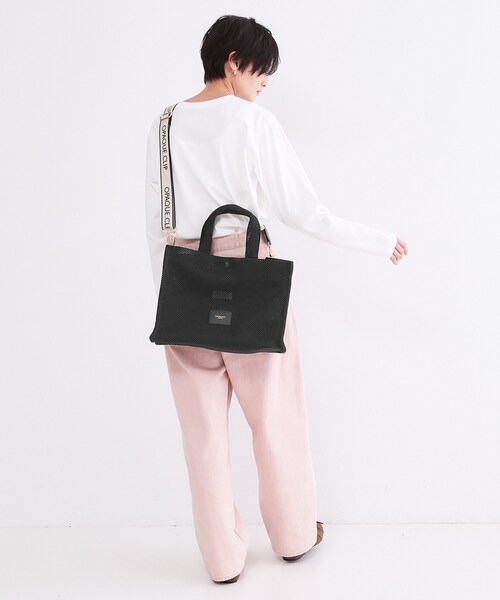 OPAQUE.CLIP(オペークドットクリップ)の「メッシュスクエアトートバッグ【2WAY/A4サイズ対応】(トートバッグ・レディース・アイボリー/ブラック・00)」の6枚目の写真