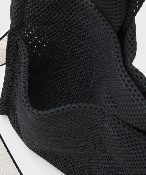 OPAQUE.CLIP(オペークドットクリップ)の「メッシュスクエアトートバッグ【2WAY/A4サイズ対応】(トートバッグ・レディース・アイボリー/ブラック・00)」の16枚目の写真