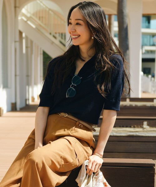 23区 L(ニジュウサンクオオキイサイズ)の「ピュアリネン スキッパー ポロニット(ニット/セーター・レディース・ブルー系/ベージュ系/レッド系/ネイビー系・44/46)」の2枚目の写真