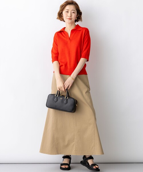 23区 L(ニジュウサンクオオキイサイズ)の「ピュアリネン スキッパー ポロニット(ニット/セーター・レディース・ブルー系/ベージュ系/レッド系/ネイビー系・44/46)」の8枚目の写真