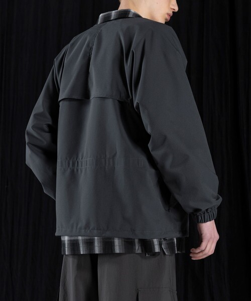 WILD THINGS（ワイルドシングス）の「＜WILD THINGS × monkey time＞パラシュート ジャケット（ブルゾン・メンズ・ダークグレー/ブラック・L/M/S）」の3枚目の写真