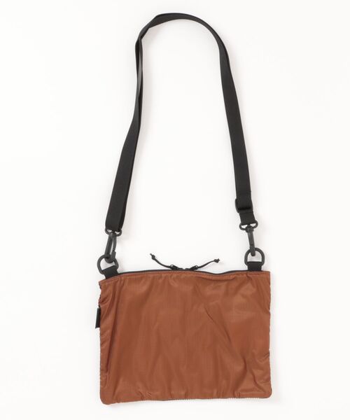 WILD THINGS(ワイルドシングス)の「【WILD THINGS】LIGHT SHOULDER POUCH L 超軽量 リップストップナイロン 2層ポケット 大きめショルダー(ショルダーバッグ・レディース・クリアブラック/カーキ/クリアブラウン・ONE SIZE)」の4枚目の写真
